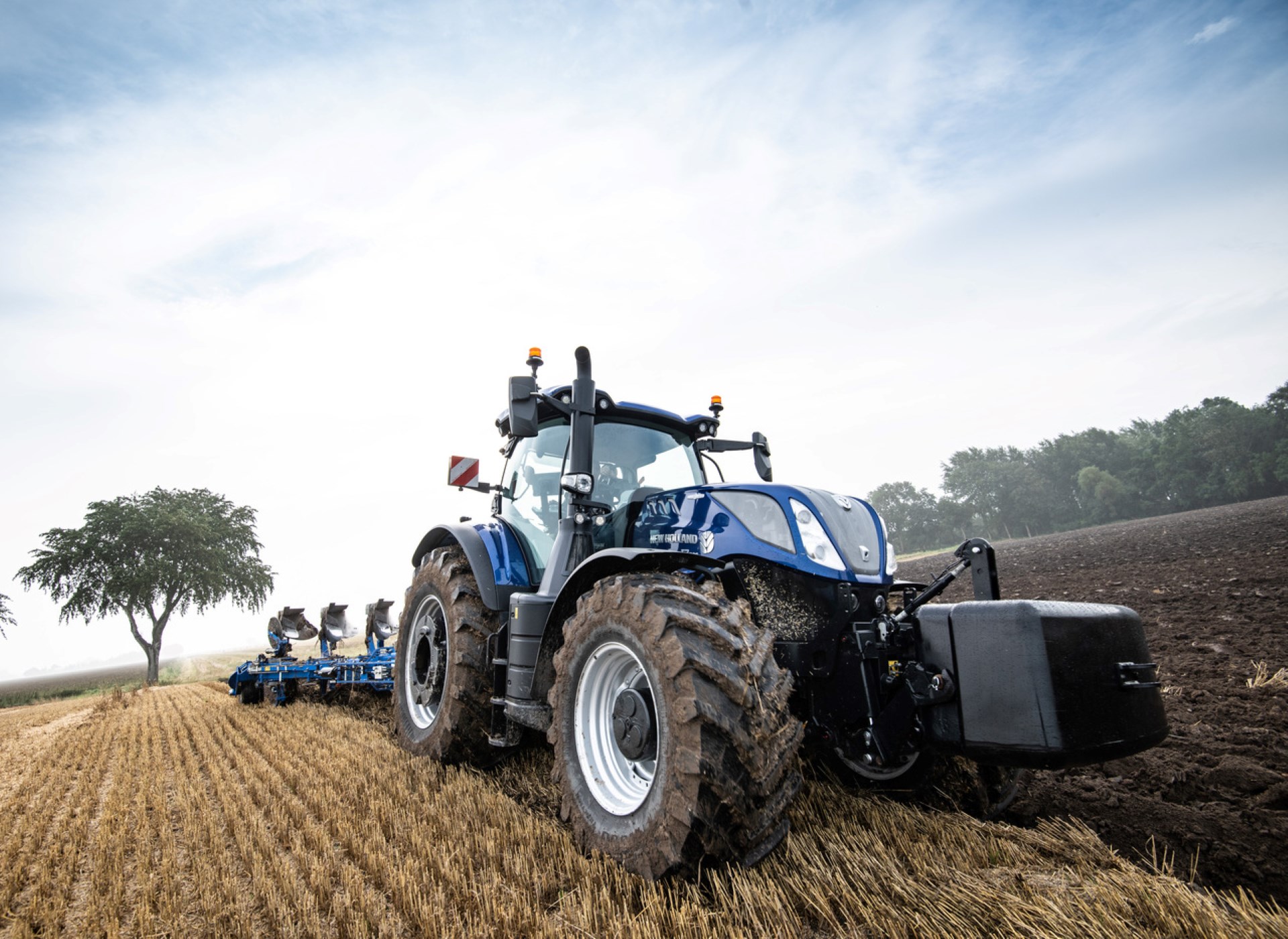 New Holland T7 LWB MED PLM INTELLIGENCE